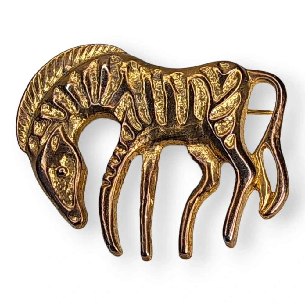 Unbranded Zebra Brooch Gold Tone OS Gold Vintage Textured Animal Safari Pin